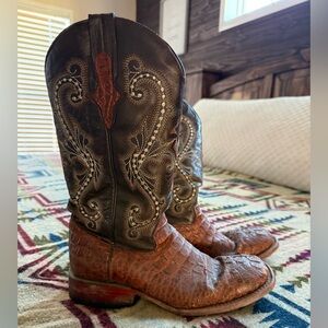 Ferrini Alligator print women’s cowboy boots